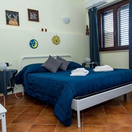 Πανσιόν Gli Ulivi Dell'etna Linera