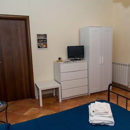 Gli Ulivi Dell'etna Linera